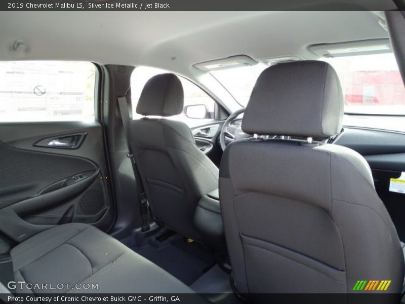 Silver Ice Metallic / Jet Black 2019 Chevrolet Malibu LS