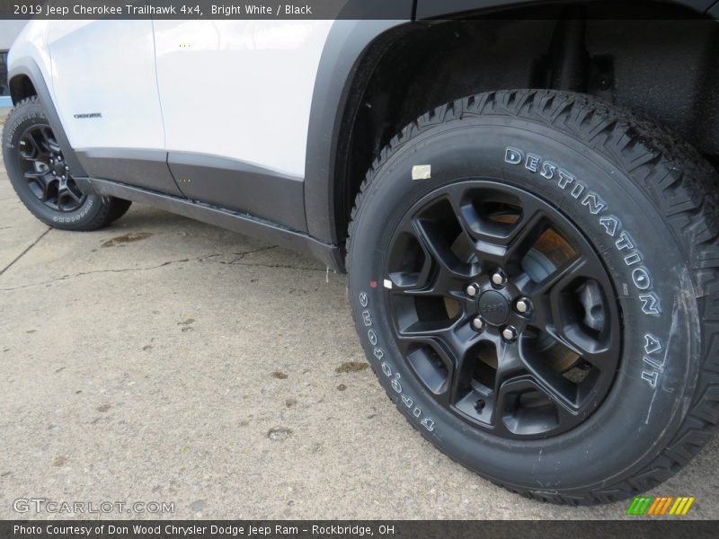Bright White / Black 2019 Jeep Cherokee Trailhawk 4x4