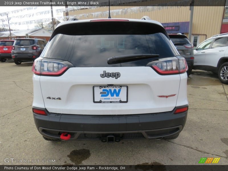Bright White / Black 2019 Jeep Cherokee Trailhawk 4x4