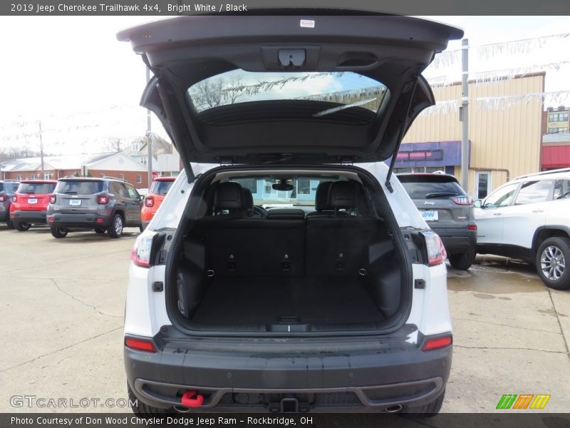 Bright White / Black 2019 Jeep Cherokee Trailhawk 4x4