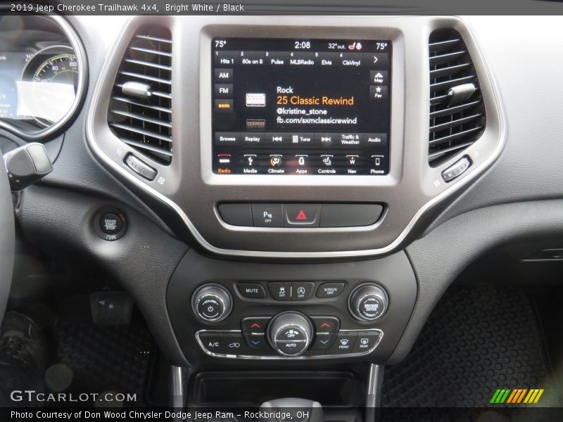 Bright White / Black 2019 Jeep Cherokee Trailhawk 4x4