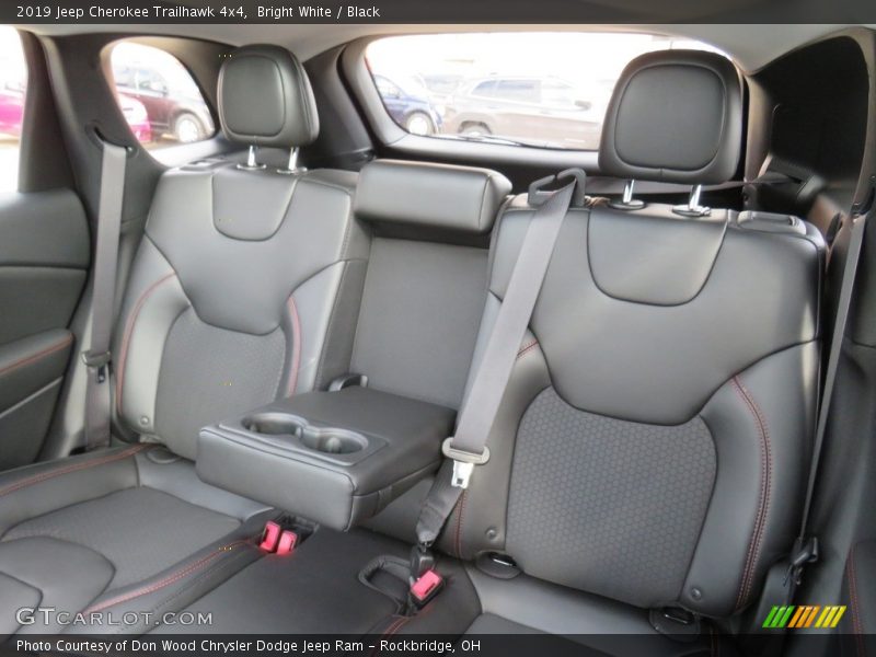 Bright White / Black 2019 Jeep Cherokee Trailhawk 4x4