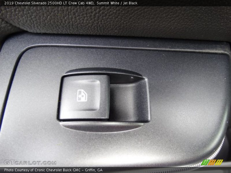 Summit White / Jet Black 2019 Chevrolet Silverado 2500HD LT Crew Cab 4WD