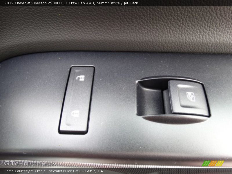 Summit White / Jet Black 2019 Chevrolet Silverado 2500HD LT Crew Cab 4WD