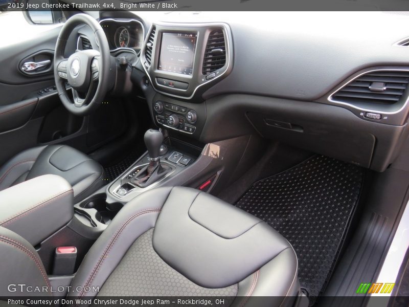 Bright White / Black 2019 Jeep Cherokee Trailhawk 4x4