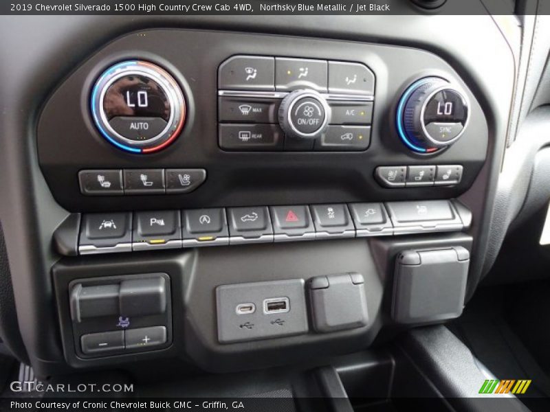 Controls of 2019 Silverado 1500 High Country Crew Cab 4WD
