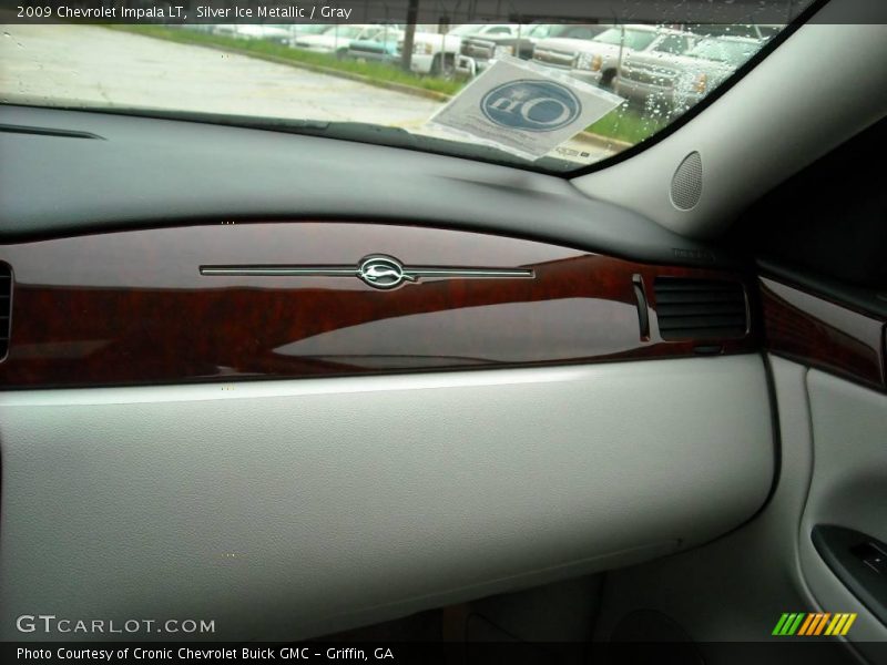 Silver Ice Metallic / Gray 2009 Chevrolet Impala LT