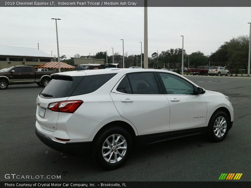 Iridescent Pearl Tricoat / Medium Ash Gray 2019 Chevrolet Equinox LT