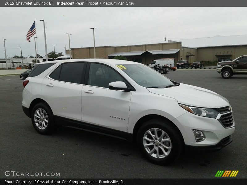 Iridescent Pearl Tricoat / Medium Ash Gray 2019 Chevrolet Equinox LT