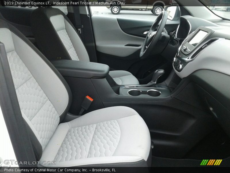 Iridescent Pearl Tricoat / Medium Ash Gray 2019 Chevrolet Equinox LT