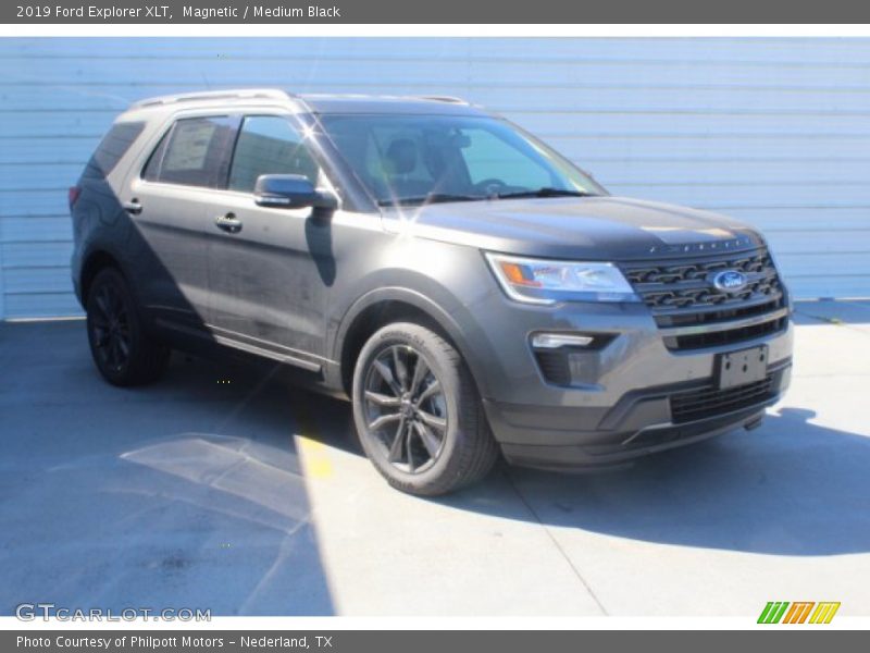 Magnetic / Medium Black 2019 Ford Explorer XLT