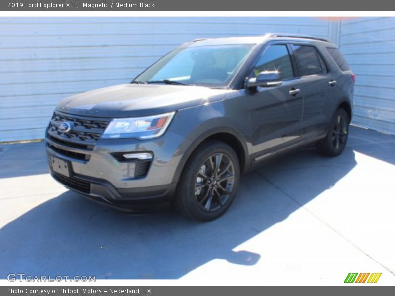 Magnetic / Medium Black 2019 Ford Explorer XLT