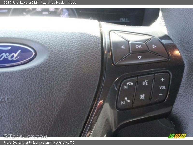 Magnetic / Medium Black 2019 Ford Explorer XLT