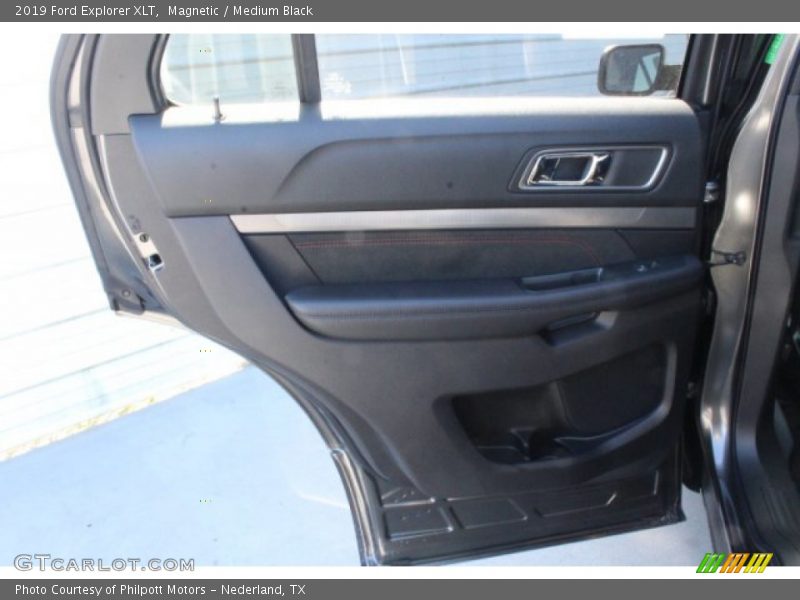 Magnetic / Medium Black 2019 Ford Explorer XLT
