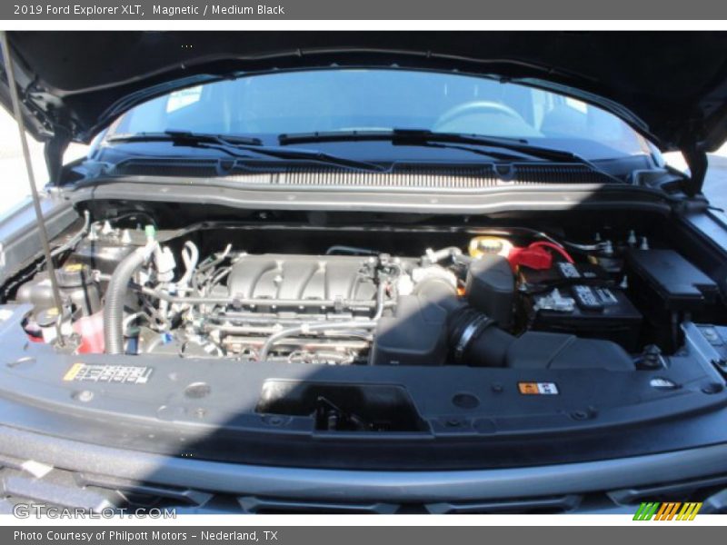 Magnetic / Medium Black 2019 Ford Explorer XLT