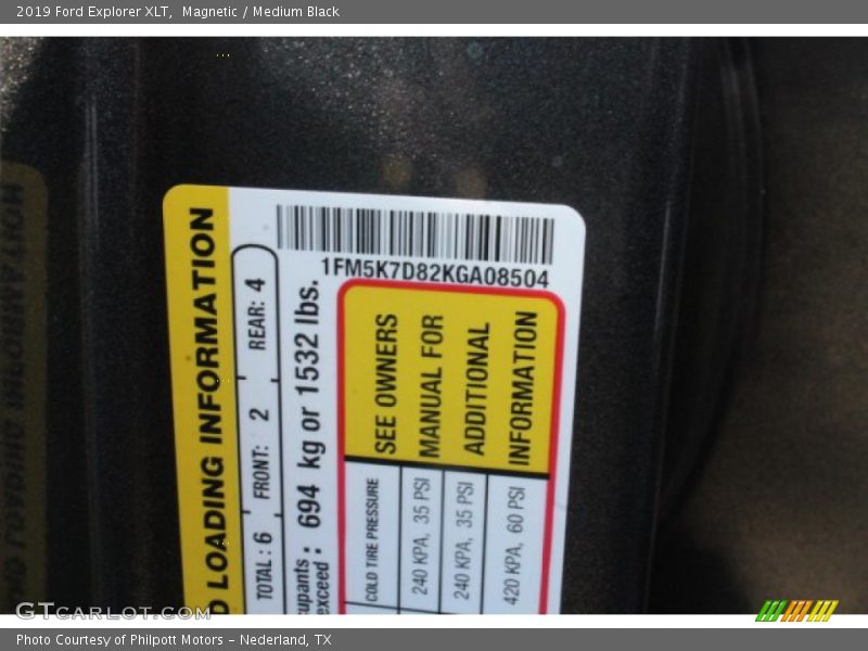Magnetic / Medium Black 2019 Ford Explorer XLT
