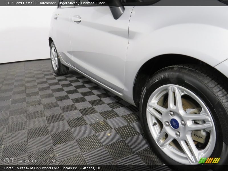 Ingot Silver / Charcoal Black 2017 Ford Fiesta SE Hatchback