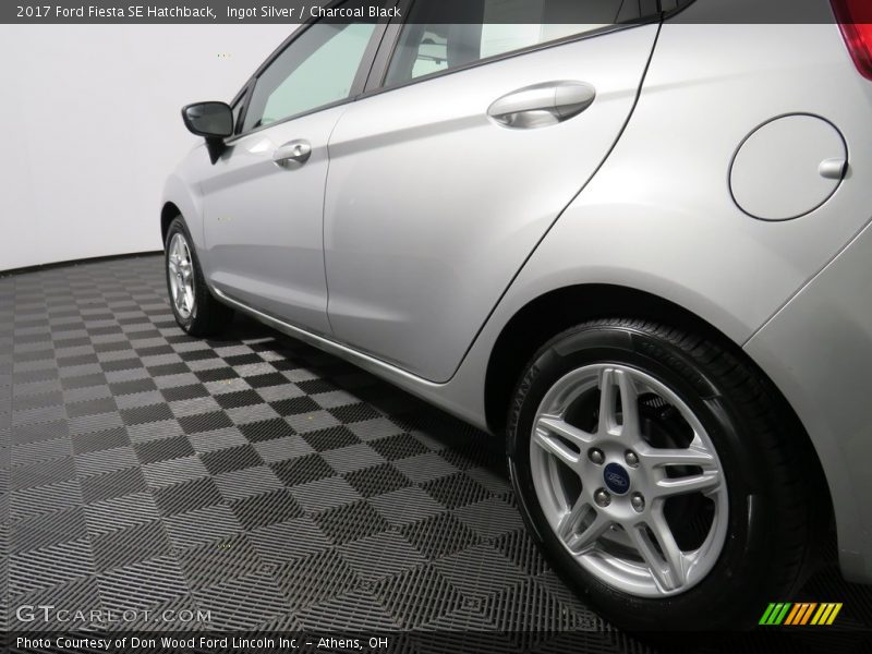 Ingot Silver / Charcoal Black 2017 Ford Fiesta SE Hatchback