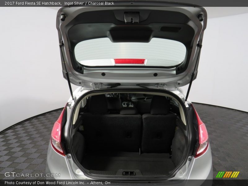 Ingot Silver / Charcoal Black 2017 Ford Fiesta SE Hatchback