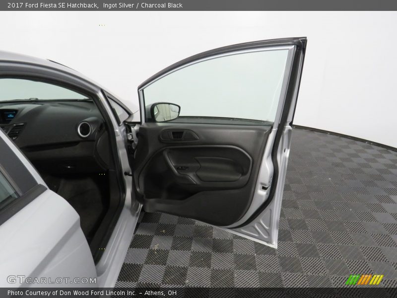 Ingot Silver / Charcoal Black 2017 Ford Fiesta SE Hatchback