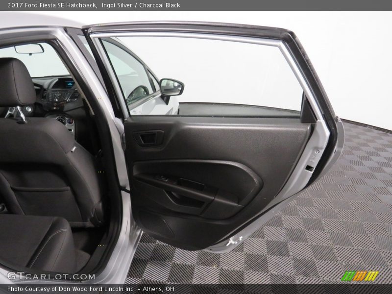 Ingot Silver / Charcoal Black 2017 Ford Fiesta SE Hatchback
