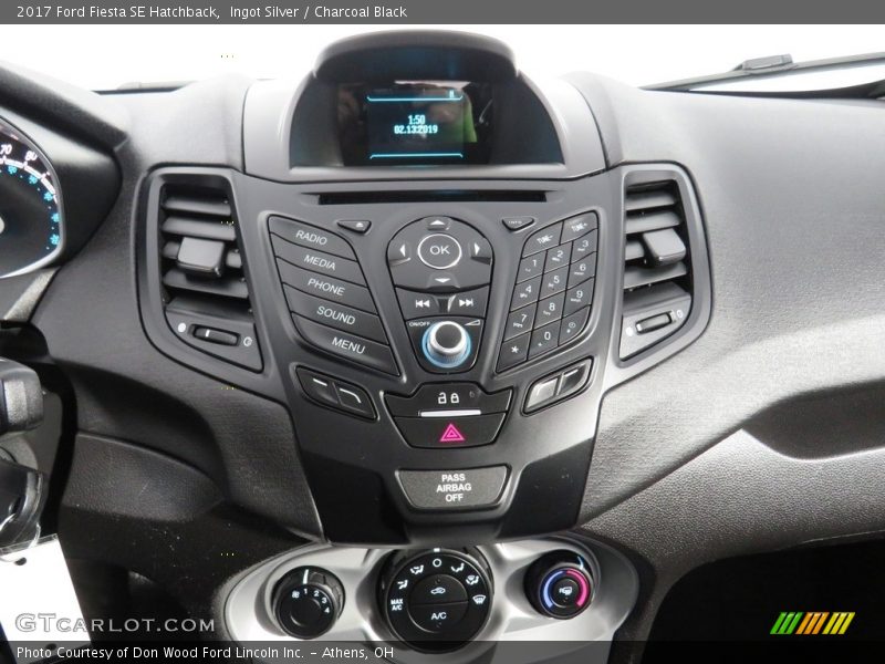 Ingot Silver / Charcoal Black 2017 Ford Fiesta SE Hatchback