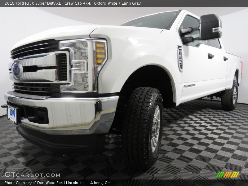 Oxford White / Earth Gray 2018 Ford F350 Super Duty XLT Crew Cab 4x4