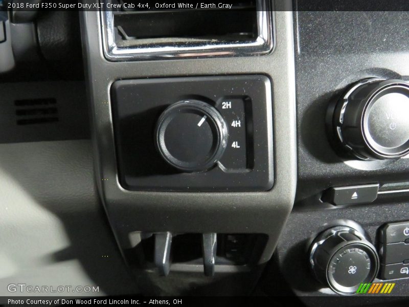 Oxford White / Earth Gray 2018 Ford F350 Super Duty XLT Crew Cab 4x4