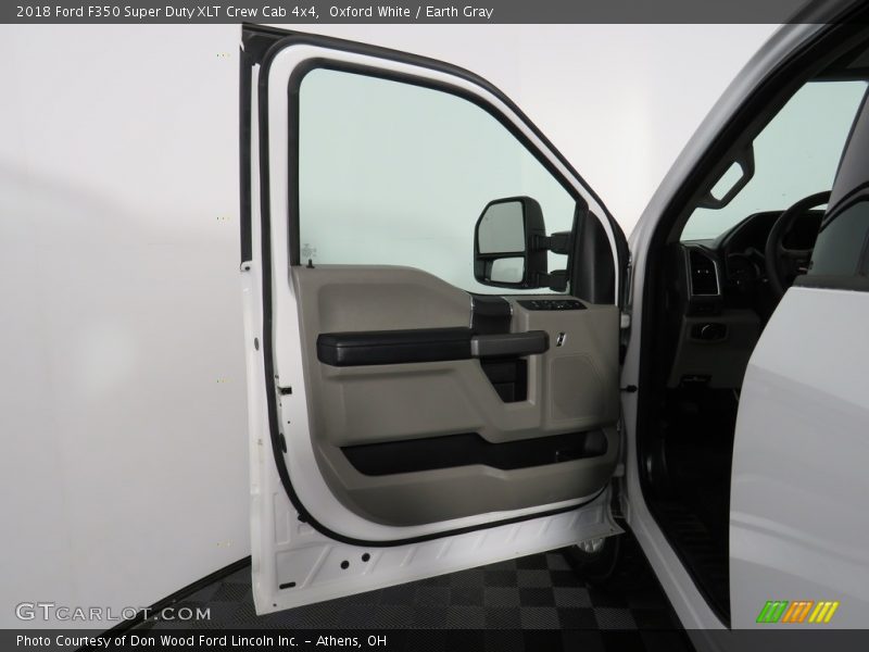 Oxford White / Earth Gray 2018 Ford F350 Super Duty XLT Crew Cab 4x4