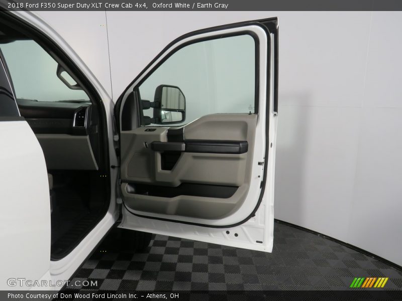 Oxford White / Earth Gray 2018 Ford F350 Super Duty XLT Crew Cab 4x4