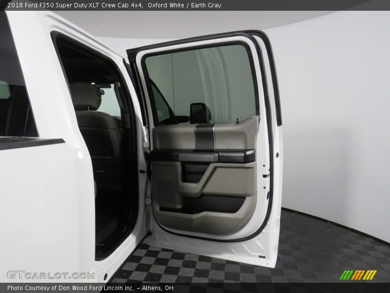 Oxford White / Earth Gray 2018 Ford F350 Super Duty XLT Crew Cab 4x4