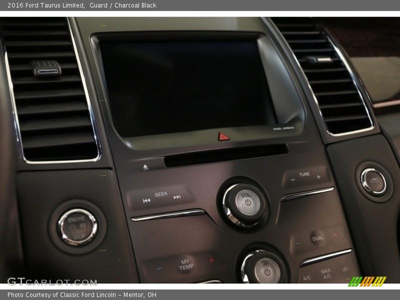 Guard / Charcoal Black 2016 Ford Taurus Limited