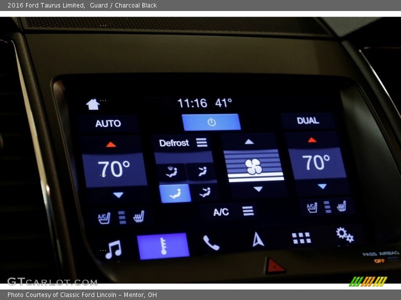 Guard / Charcoal Black 2016 Ford Taurus Limited