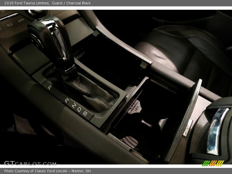 Guard / Charcoal Black 2016 Ford Taurus Limited