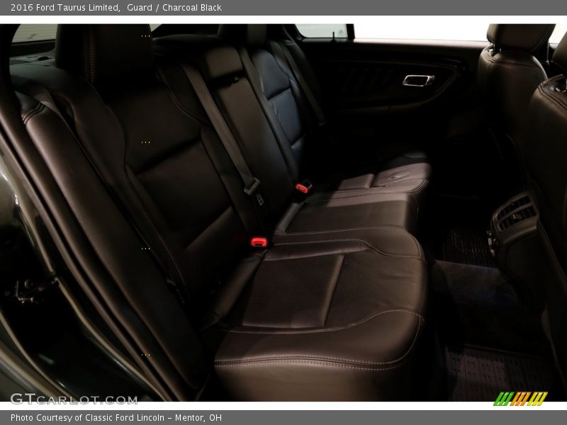 Guard / Charcoal Black 2016 Ford Taurus Limited
