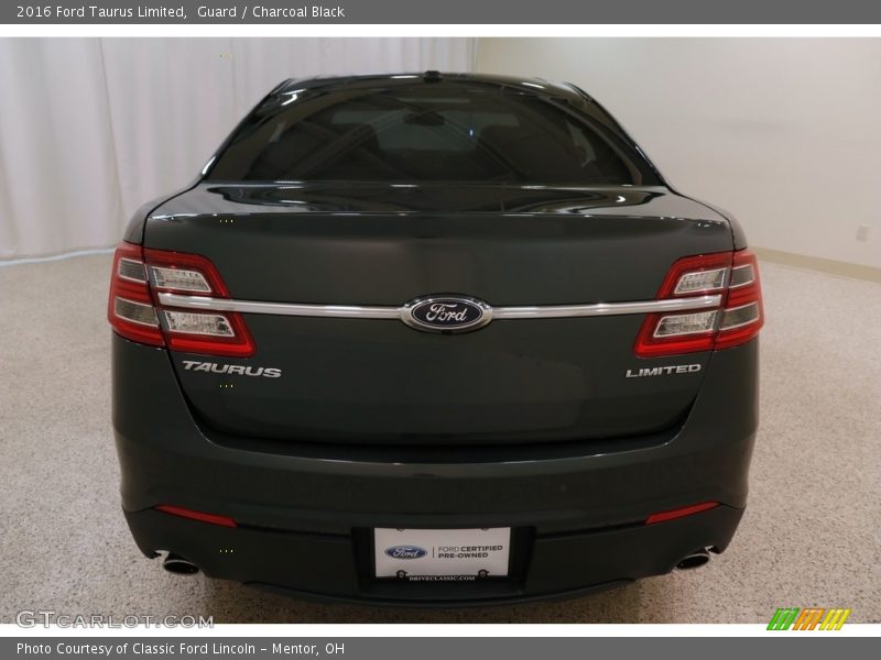 Guard / Charcoal Black 2016 Ford Taurus Limited