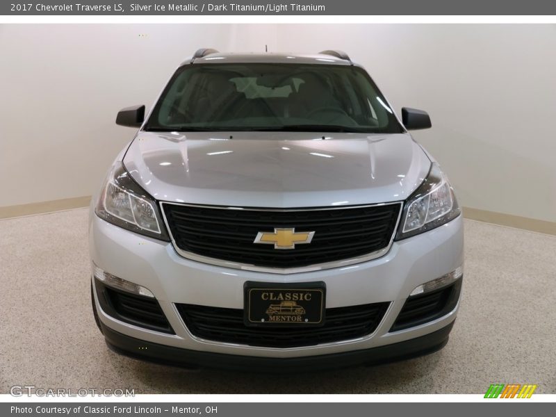 Silver Ice Metallic / Dark Titanium/Light Titanium 2017 Chevrolet Traverse LS
