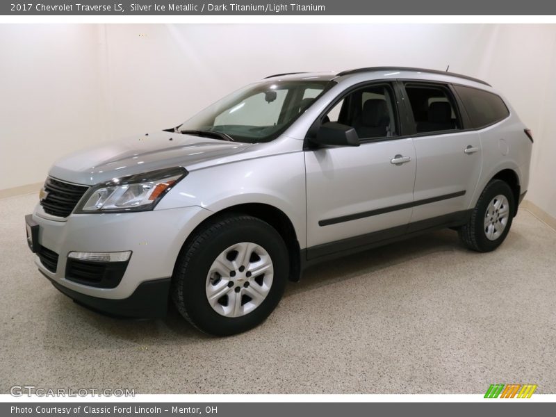 Silver Ice Metallic / Dark Titanium/Light Titanium 2017 Chevrolet Traverse LS
