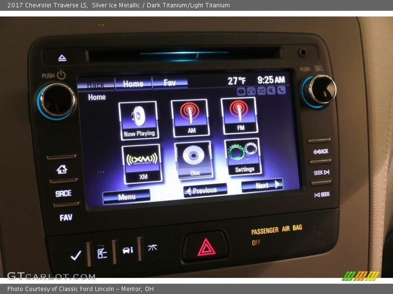 Silver Ice Metallic / Dark Titanium/Light Titanium 2017 Chevrolet Traverse LS