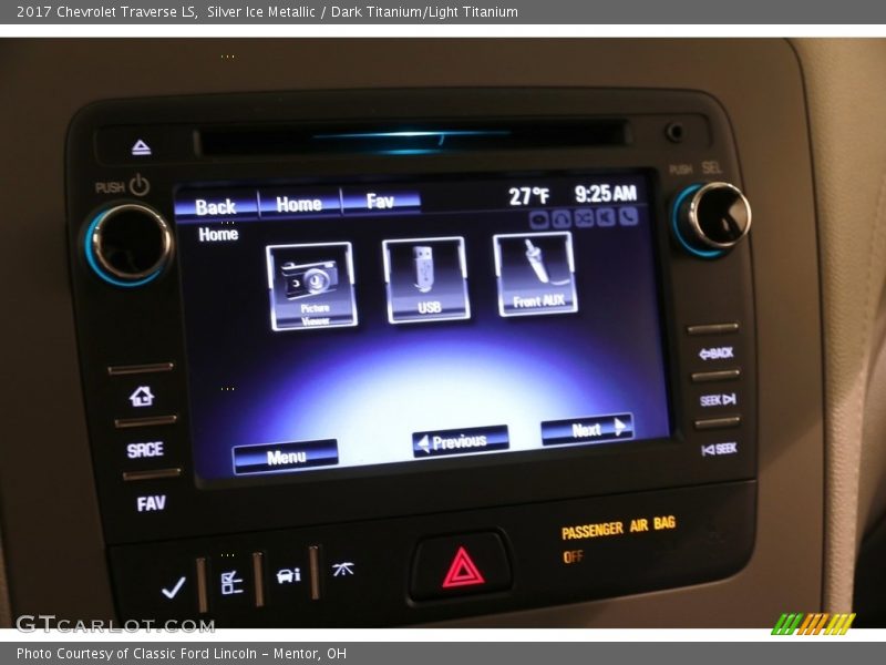Silver Ice Metallic / Dark Titanium/Light Titanium 2017 Chevrolet Traverse LS