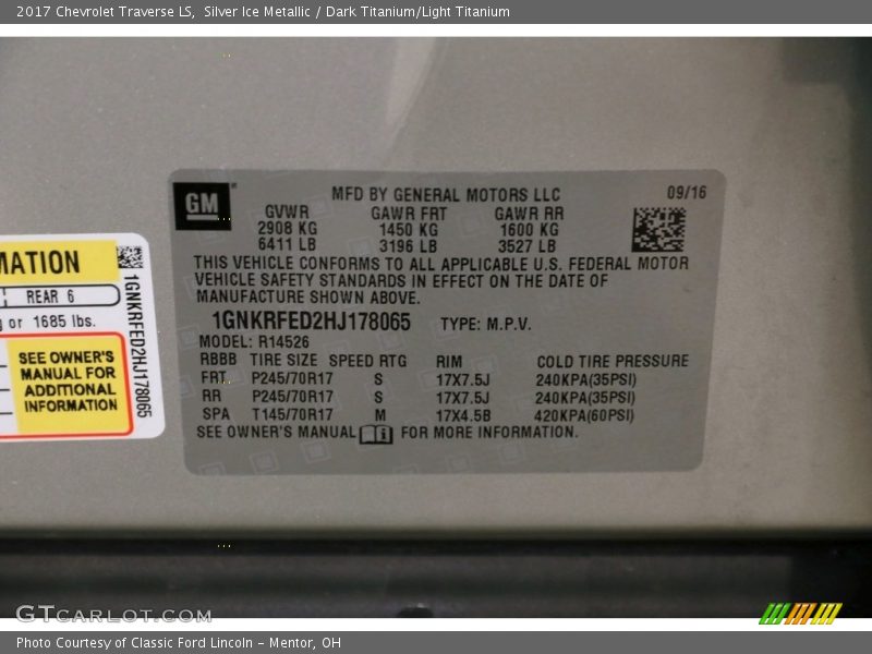 Silver Ice Metallic / Dark Titanium/Light Titanium 2017 Chevrolet Traverse LS