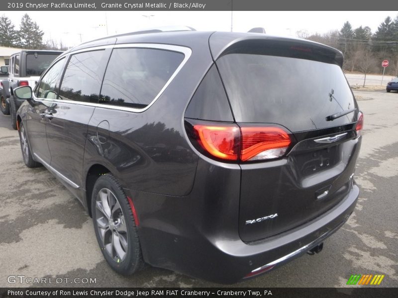 Granite Crystal Metallic / Black/Alloy 2019 Chrysler Pacifica Limited