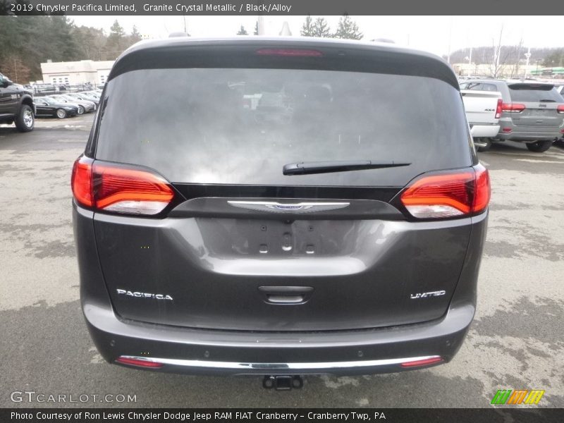 Granite Crystal Metallic / Black/Alloy 2019 Chrysler Pacifica Limited