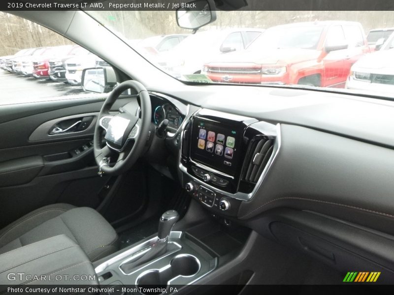 Pepperdust Metallic / Jet Black 2019 Chevrolet Traverse LT AWD