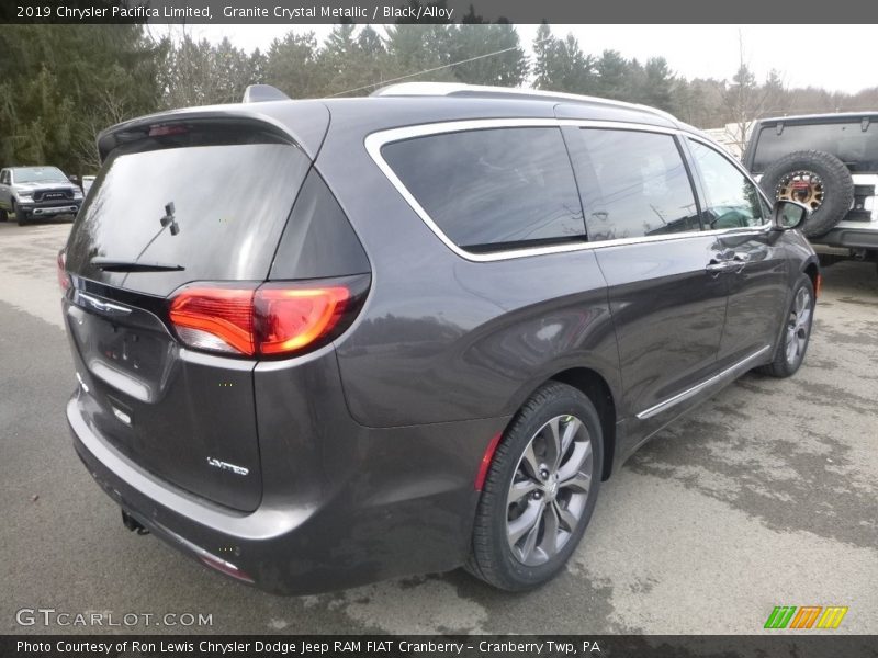 Granite Crystal Metallic / Black/Alloy 2019 Chrysler Pacifica Limited