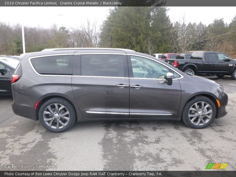 Granite Crystal Metallic / Black/Alloy 2019 Chrysler Pacifica Limited