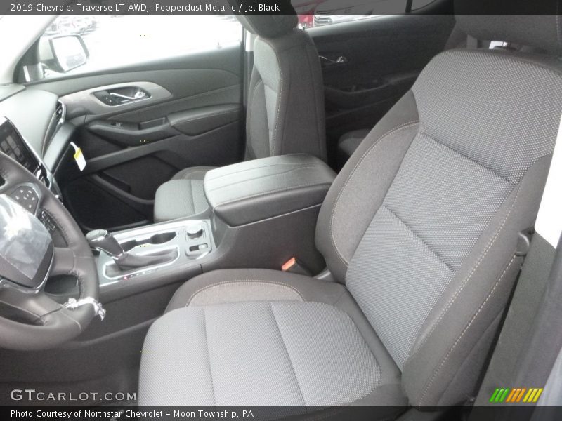Pepperdust Metallic / Jet Black 2019 Chevrolet Traverse LT AWD