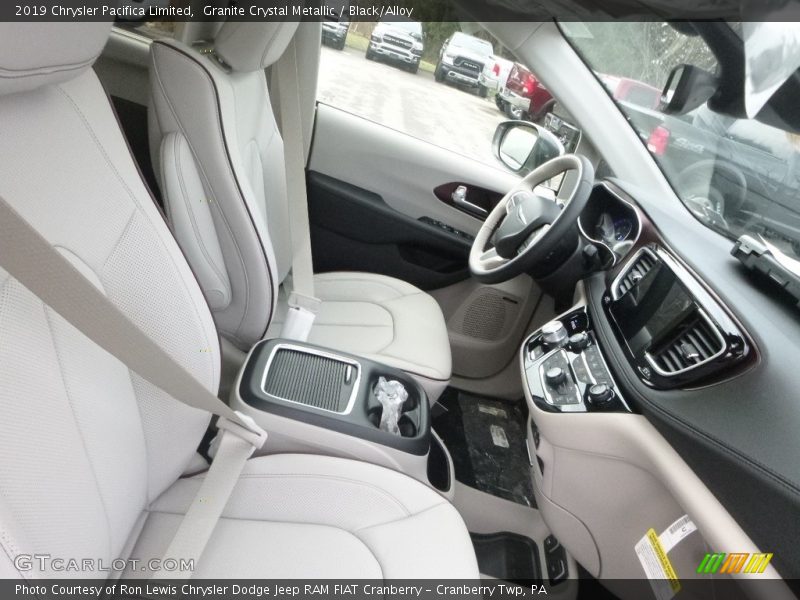 Granite Crystal Metallic / Black/Alloy 2019 Chrysler Pacifica Limited