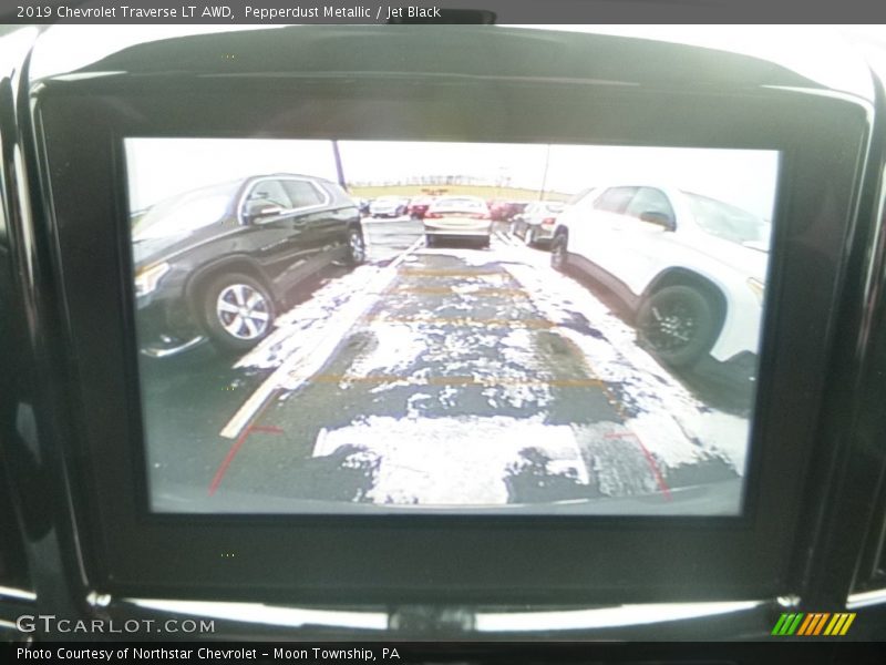 Pepperdust Metallic / Jet Black 2019 Chevrolet Traverse LT AWD
