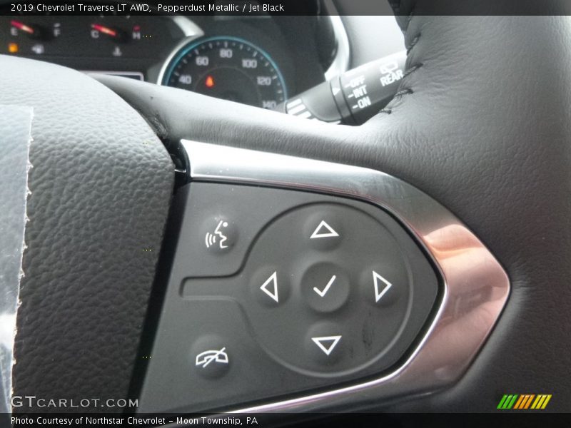 Pepperdust Metallic / Jet Black 2019 Chevrolet Traverse LT AWD